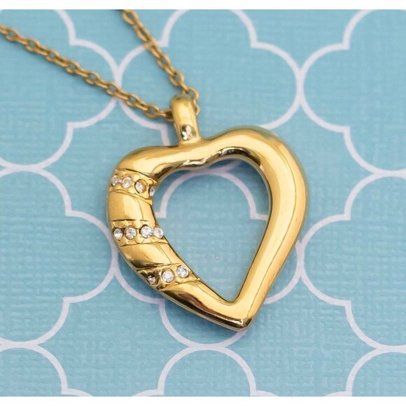Vintage Golden Mermaid's Heart Necklace 24 inch - R8 - Picture 1 of 3